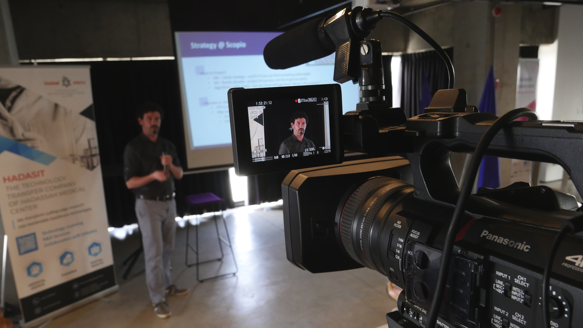 שידור חי בפייסבוק של כנס