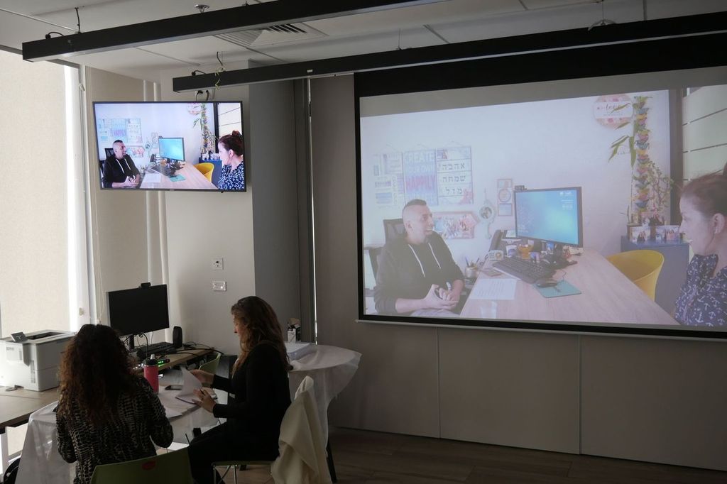 מסך גדול וקטן